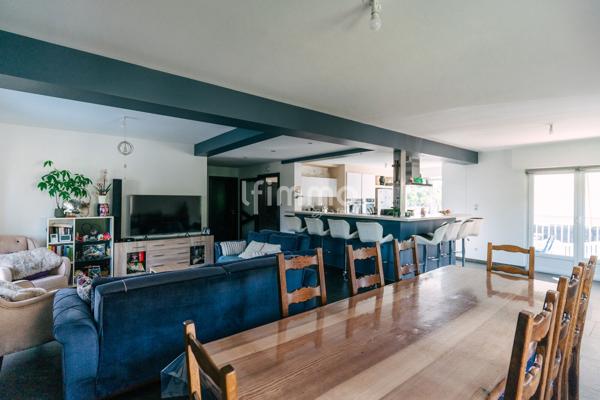 Maison 192 m² - jardin - garage - 14,28 ares - terrain constructible