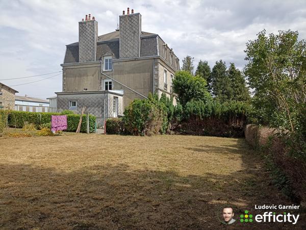 Immeuble
        
        - 184 m² 84 900 € *