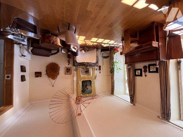 Propriété de caractère classée monument historique, au sein de la cité médiévale de DOMFRONT (Orne).