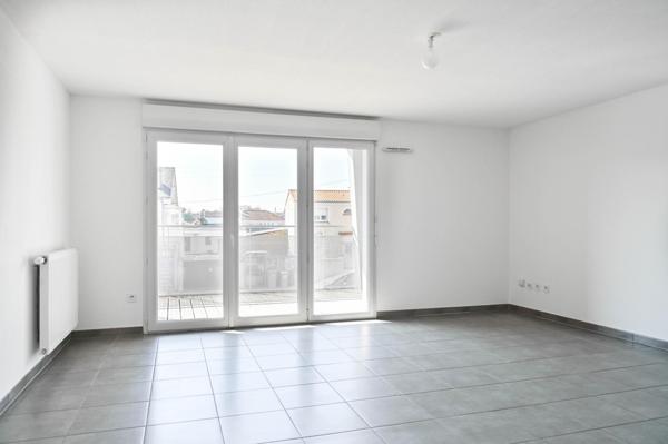 Spacieux T3, terrasse sud, tram-train à 350 m