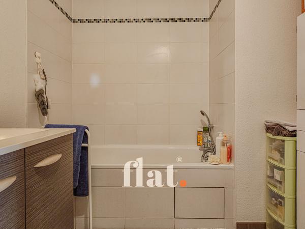 Appartement
                                                                                                                                                                                                                                                                                                                        3 pièce(s)                                                                                                                                                                                                          2 chambre(s)                                                                                                                                                                                                          70  m²