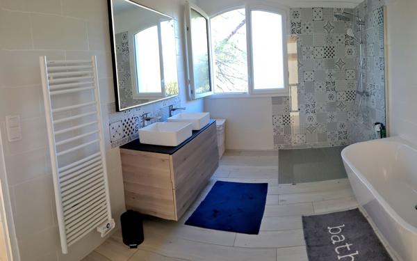 Maison à vendre    6 pièces •  Le Beausset