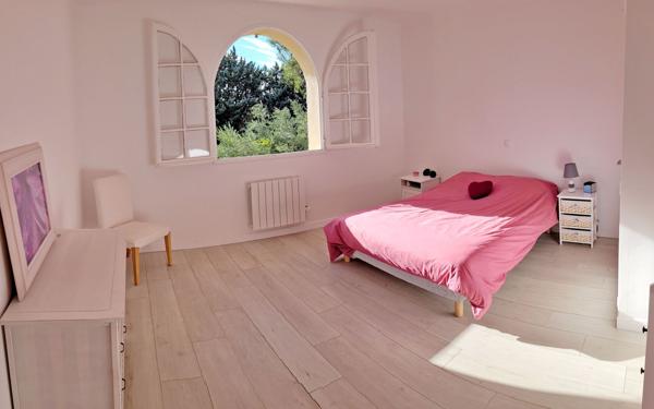 Maison à vendre    6 pièces •  Le Beausset