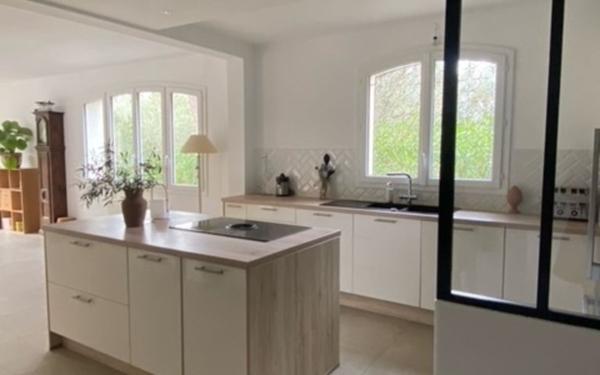 Maison à vendre    6 pièces •  Le Beausset