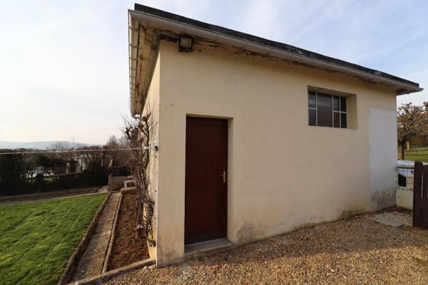 Maison en pierre de 120 m2 dans un quartier paisible à Mouzon