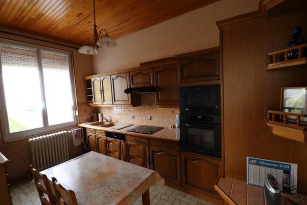 Maison en pierre de 120 m2 dans un quartier paisible à Mouzon