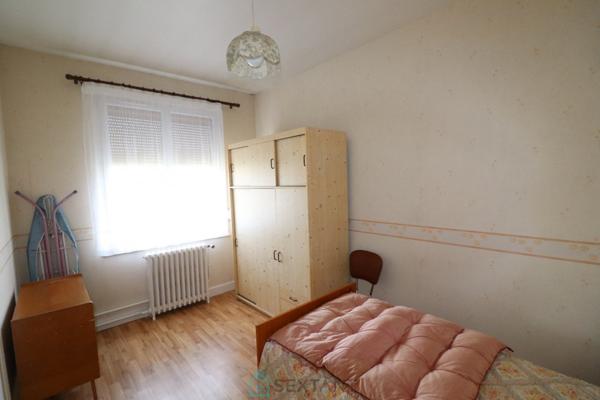 Maison en pierre de 120 m2 dans un quartier paisible à Mouzon