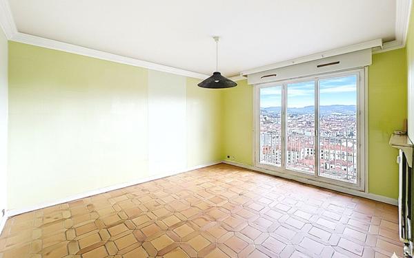 Appartement à vendre    2 pièces • 56,84 m2 Saint-Étienne