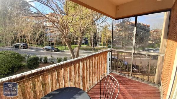Appartement à louer 2 pièces 41.7m² Aix-en-Provence (13100)