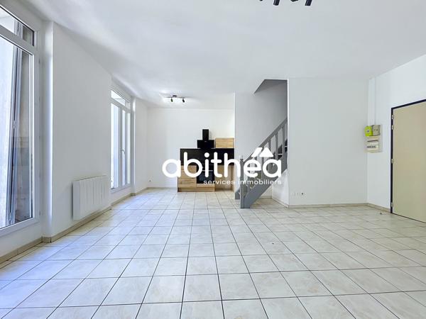 APPARTEMENT 4 PIÈCES EN TRIPLEX – 88,74 M² CARREZ – ENVIRON 102 M² AU SOL – 3 CHAMBRES – CENTRE VILLE DE BÉZIE