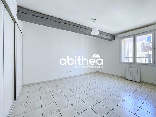 APPARTEMENT 4 PIÈCES EN TRIPLEX – 88,74 M² CARREZ – ENVIRON 102 M² AU SOL – 3 CHAMBRES – CENTRE VILLE DE BÉZIE