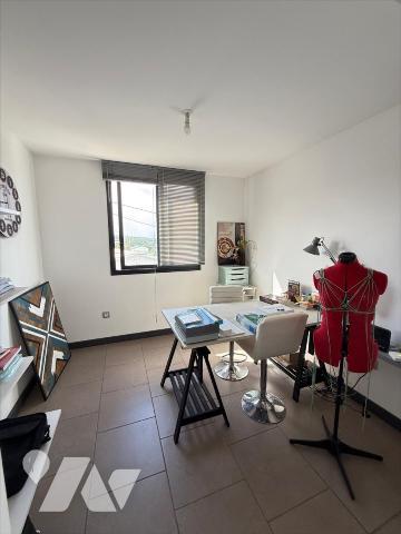 Maison T5 avec F4 indépendant,  La Rivière, Saint-Louis