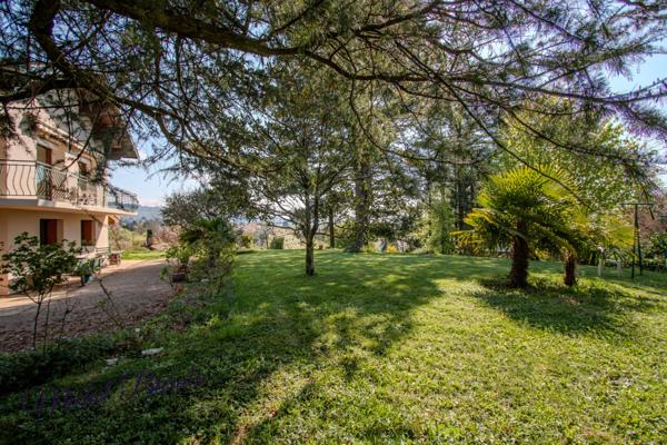 Maison à vendre 5 pièces à DARDILLY (69) dans un cadre exceptionnel !