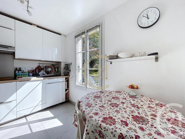 Appartement F5 à vendre  4 pièces - 92,84 m2 VERSAILLES - 78