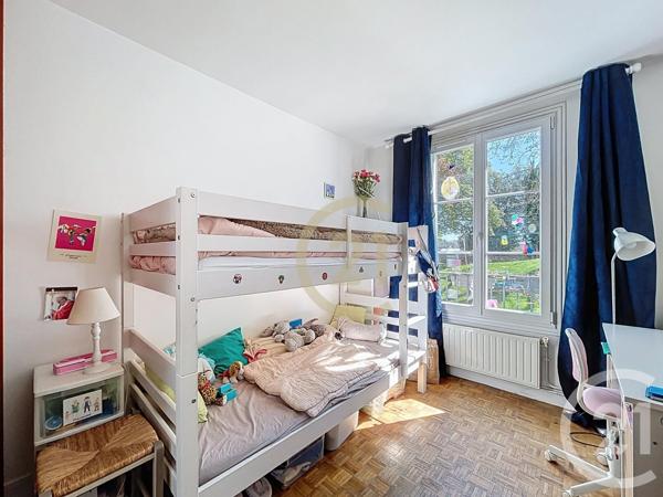 Appartement F5 à vendre  4 pièces - 92,84 m2 VERSAILLES - 78