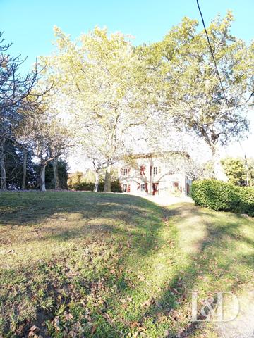 PROPRIÉTÉ AVEC ANNEXES SAINT-PÉE-SUR-NIVELLE