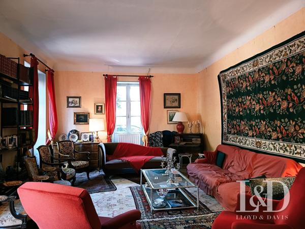 PROPRIÉTÉ AVEC ANNEXES SAINT-PÉE-SUR-NIVELLE