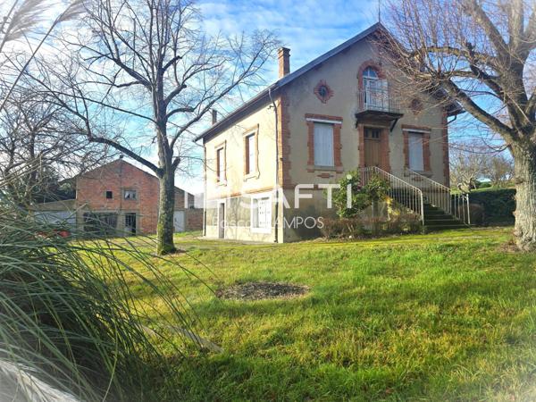 Maison 8 pièces de 178m² avec dépendances, terrain 2713m²