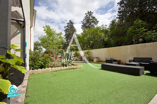 LATTES - 4 PIÈCES D'EXCEPTION - 85 M2 - BELLE HAUTEUR SOUS PLAFOND - JARDIN DE 150 M2 ENV - 3 PLACES DE PARKING PRIVATIVES Lattes - 3 pièce(s) - 84.6 m2