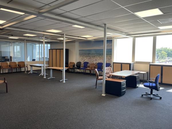 A LOUER BUREAUX - Z.A. DE SENLIS