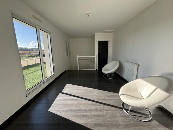 Crécy-la-Chapelle (77580) Maison familiale moderne avec terrasses et jacuzzi