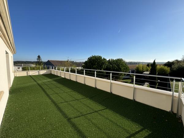 Crécy-la-Chapelle (77580) Maison familiale moderne avec terrasses et jacuzzi