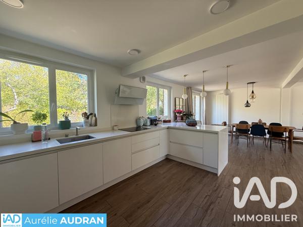Maison à vendre 7 pièces 152 m² Le Mesnil-Saint-Denis