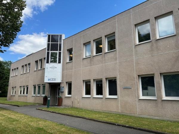 Bureaux à louer à Nanterre dans Green Park avec accès rapide au RER A