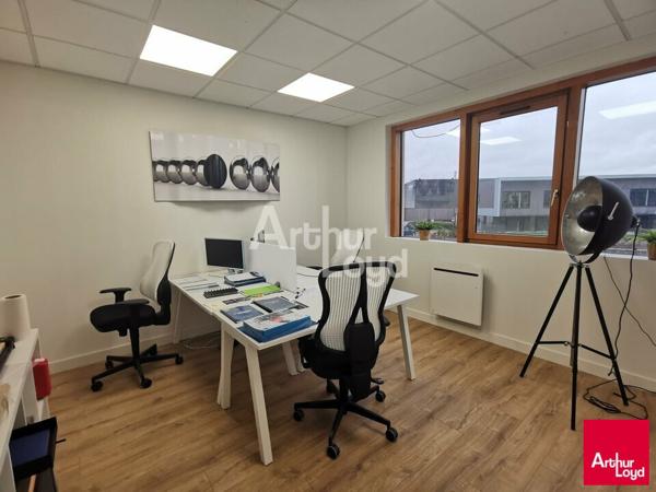 CESSON SEVIGNE - BUREAUX A VENDRE - 143 M²