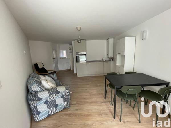 Location appartement 1 pièce 26 m² Saint-Bonnet-le-Château