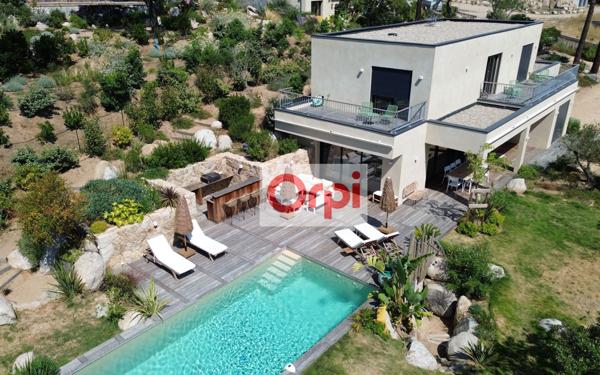 Maison à vendre    5 pièces •  Lecci