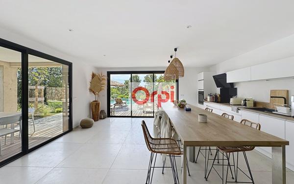 Maison à vendre    5 pièces •  Lecci