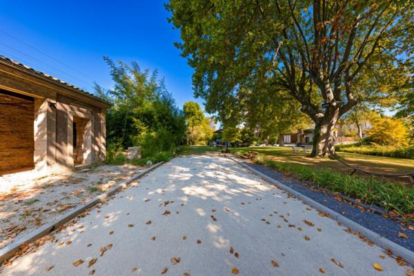 Sommières (30250) Demeure atypique : ancienne gare rénovée 136 m² sur 2 177 m² de terrain entre Sommiéres, Nimes et Quissac