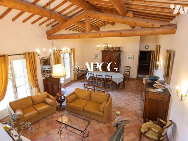 MAS EN PIERRE AVEC DEPENDANCES PISCINE ET TERRAIN A VAISON LA ROMAINE