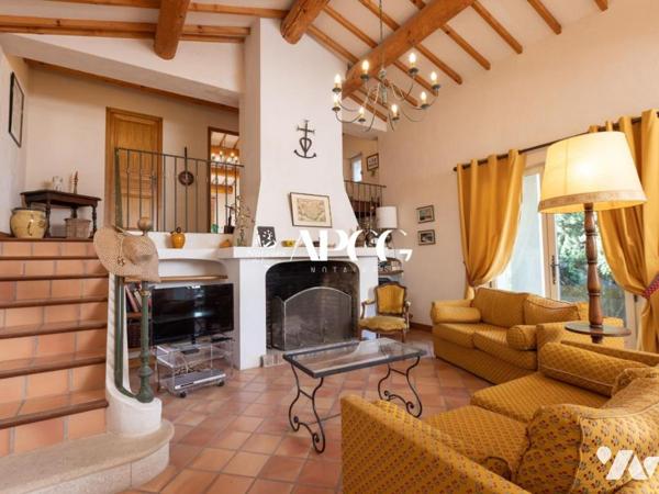 MAS EN PIERRE AVEC DEPENDANCES PISCINE ET TERRAIN A VAISON LA ROMAINE