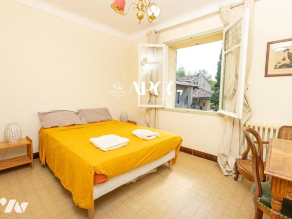 MAS EN PIERRE AVEC DEPENDANCES PISCINE ET TERRAIN A VAISON LA ROMAINE