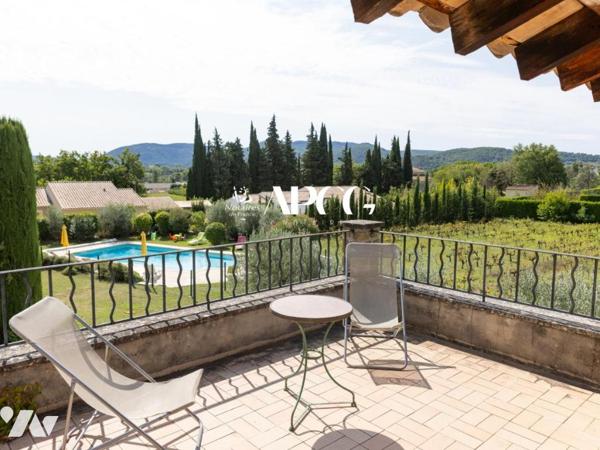 MAS EN PIERRE AVEC DEPENDANCES PISCINE ET TERRAIN A VAISON LA ROMAINE