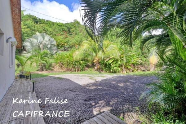 A vendre SAINTE LUCE (972) - Villa T4 avec piscine, bungalow et appartement T3 proche plage