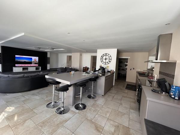 Maison 5 pièces 191 m2 + un studio 17 m2 sur 5,33 ares à PFATATT 68120