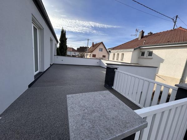 Maison 5 pièces 191 m2 + un studio 17 m2 sur 5,33 ares à PFATATT 68120