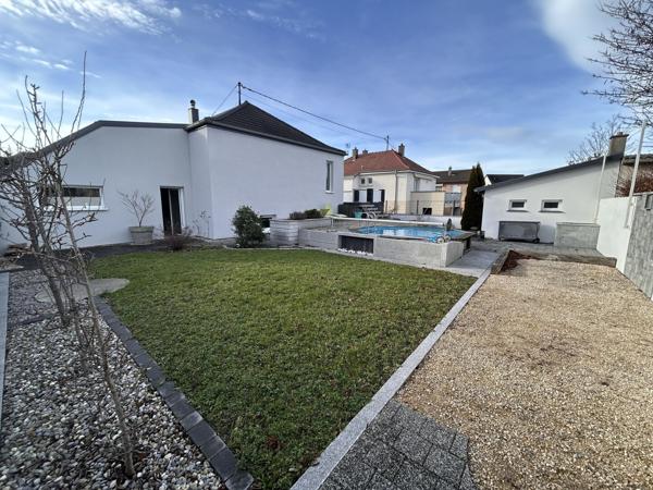 Maison 5 pièces 191 m2 + un studio 17 m2 sur 5,33 ares à PFATATT 68120