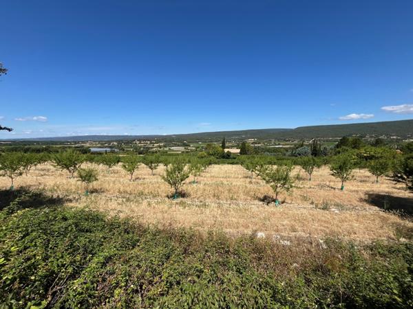 Saint-Saturnin-lès-Apt (84490) Cabanon de loisir avec vue dégagée !