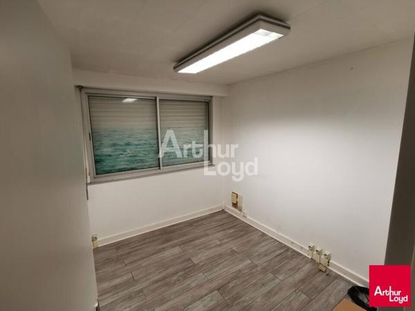 RENNES - BUREAUX A LOUER - 62 M²