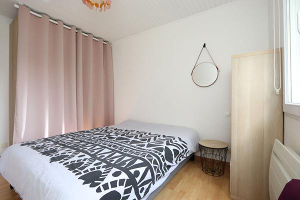 Maison de plain-pied de 140 m², non mitoyenne, sur terrain de 1654 m²