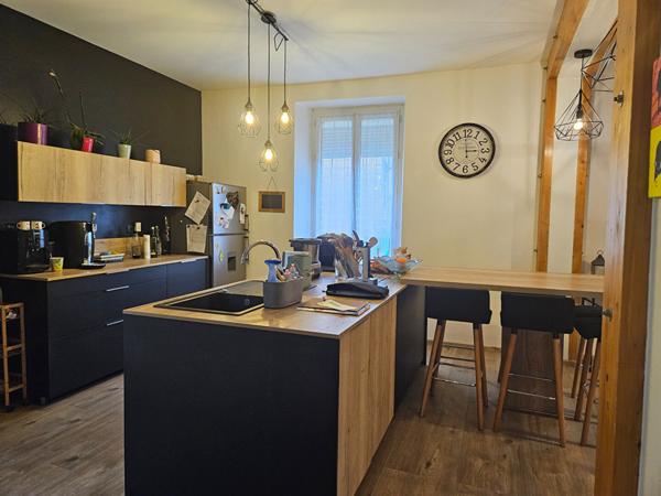 Maison de ville familiale rénovée -DURTAL -30min d'ANGERS 10min de la FLECHE