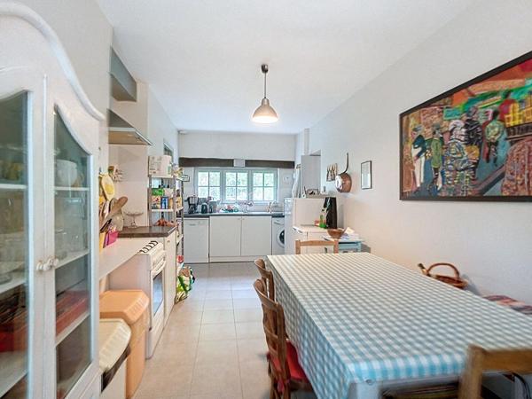 Belle longère à vendre sur les Bords de Loire dans un cadre bucolique offrant de beaux volumes et un joli jardin entièrement clos au calme