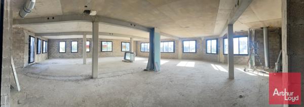 BUREAUX A LA LOCATION - AXE PASSANT