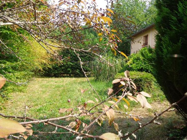 Coubon(43), maison de 240 m2 habitables, 4 chambres sur 1440 m2 de terrain