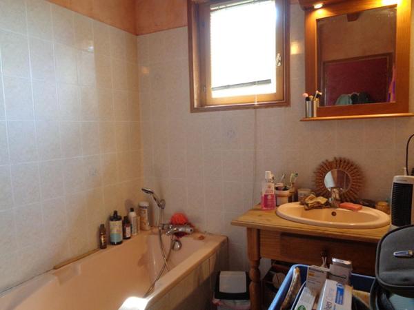 Coubon(43), maison de 240 m2 habitables, 4 chambres sur 1440 m2 de terrain