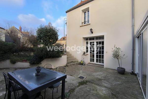 Maison à vendre 8 pièces de 190 m² à Jouy-le-Moutier